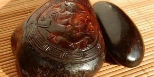 怎样分辨和田玉红皮籽料？