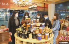 （新春走基层）中哈霍尔果斯国际边境合作中心新春商贸“热”起来