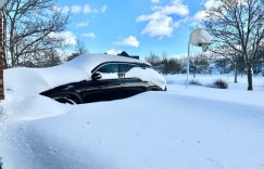 美国101号公路部分道路无限期封闭，气象局发“危险驾驶”警告！至少71人遇难，26岁男子为给孕妻买食物死在街头