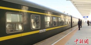 新疆和若铁路首次投入春运