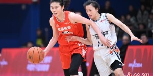 四川女篮力克新疆女篮 豪取WCBA新赛季十连胜