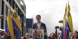 突发！这国的“临时政府”被解散，美国承认的“临时总统”被撤销，发生了什么？