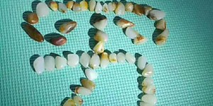 还是不玩和田玉了，一个白度都这么麻烦