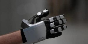 SenseGlove价值5000美元无线力反馈手套开始发货