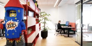 为满足虚拟体验需求，乐高致力于数字化转型