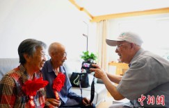 94岁老人和他的11台照相机