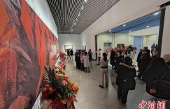 “色彩的回响——黄建新油画作品展”在新疆美术馆开幕