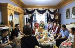 跨越4000公里的家访 种下梦想的“种子”