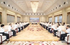 马兴瑞艾尔肯·吐尼亚孜会见海关总署署长俞建华一行