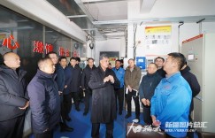 马兴瑞艾尔肯·吐尼亚孜调研乌鲁木齐冬季供热工作并同有关方面座谈