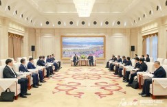 马兴瑞艾尔肯·吐尼亚孜会见哈萨克斯坦国家铁路公司董事长萨乌兰巴耶夫