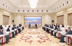 马兴瑞艾尔肯·吐尼亚孜会见国泰集团行政总裁林绍波