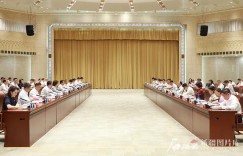 陈小江艾尔肯·吐尼亚孜会见香港全国人大代表视察组