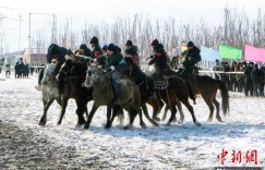 （新春走基层）新疆精河县举办冰雪“那达慕”为冬季旅游“添把火”