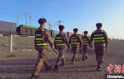 新疆兵团铁路沿线护路队：24小时待命 巡护一趟3小时