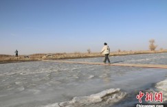 夜宿塔克拉玛干，新疆沙漠“双城记”