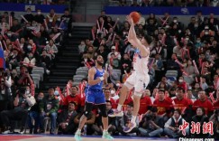 综述：新疆男篮获主场三连胜：给球迷最好的礼物