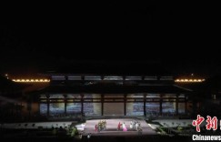 新疆首个3D Mapping光影秀 科技与艺术如何“落笔”