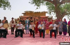 新疆罗布淖尔维吾尔族民歌传承人：炙热民歌“种”出“沙海玫瑰”