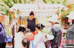 新疆木模戳印技艺传承人：让非遗文化“活”起来