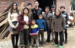 小马云范小勤出镜录段子，看美女一脸傻笑，范叔未出镜或又闹罢工