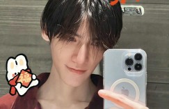 罗云熙黑衬衫对镜拍，邪魅一笑的大帅哥，闪闪发光的美貌