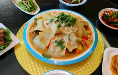 冬天，吃一口新疆羊排蒸饼，彻底沦陷啦！