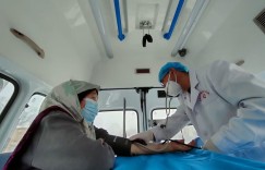 乌鲁木齐：“流动医院”进乡村