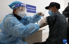 四问老年人疫苗接种——来自疫情防控一线的调查报告