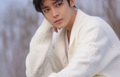 张丹峰洪欣炒离婚赚钱?朱一龙刘亦菲不和?肖宇梁睡女制片?王玉雯王子奇恋情?韩东君玩车费钱?侯明昊新戏?